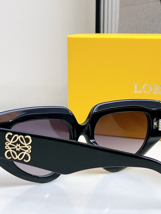 ✅NWT Authentic Loewe Sunglasses main image 4